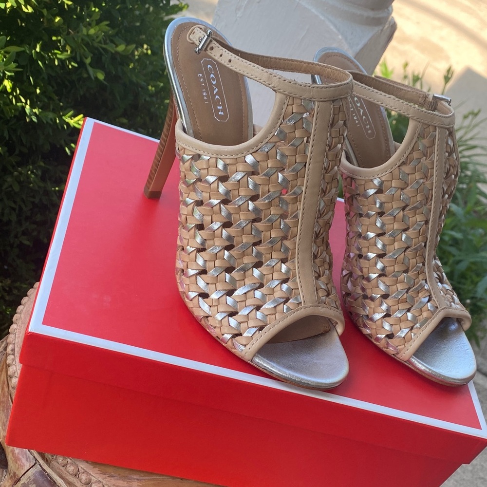 Coach Woven Metallic Peep-Toe Slingback Heels in Gold size:8.5